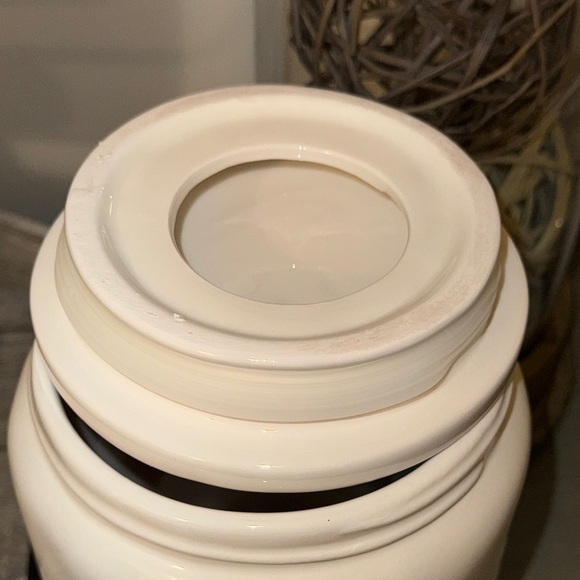 RAE DUNN Artisan Magenta White Ceramic ‘Flour’ Canister Cookie Jar Container - Picture 9 of 16